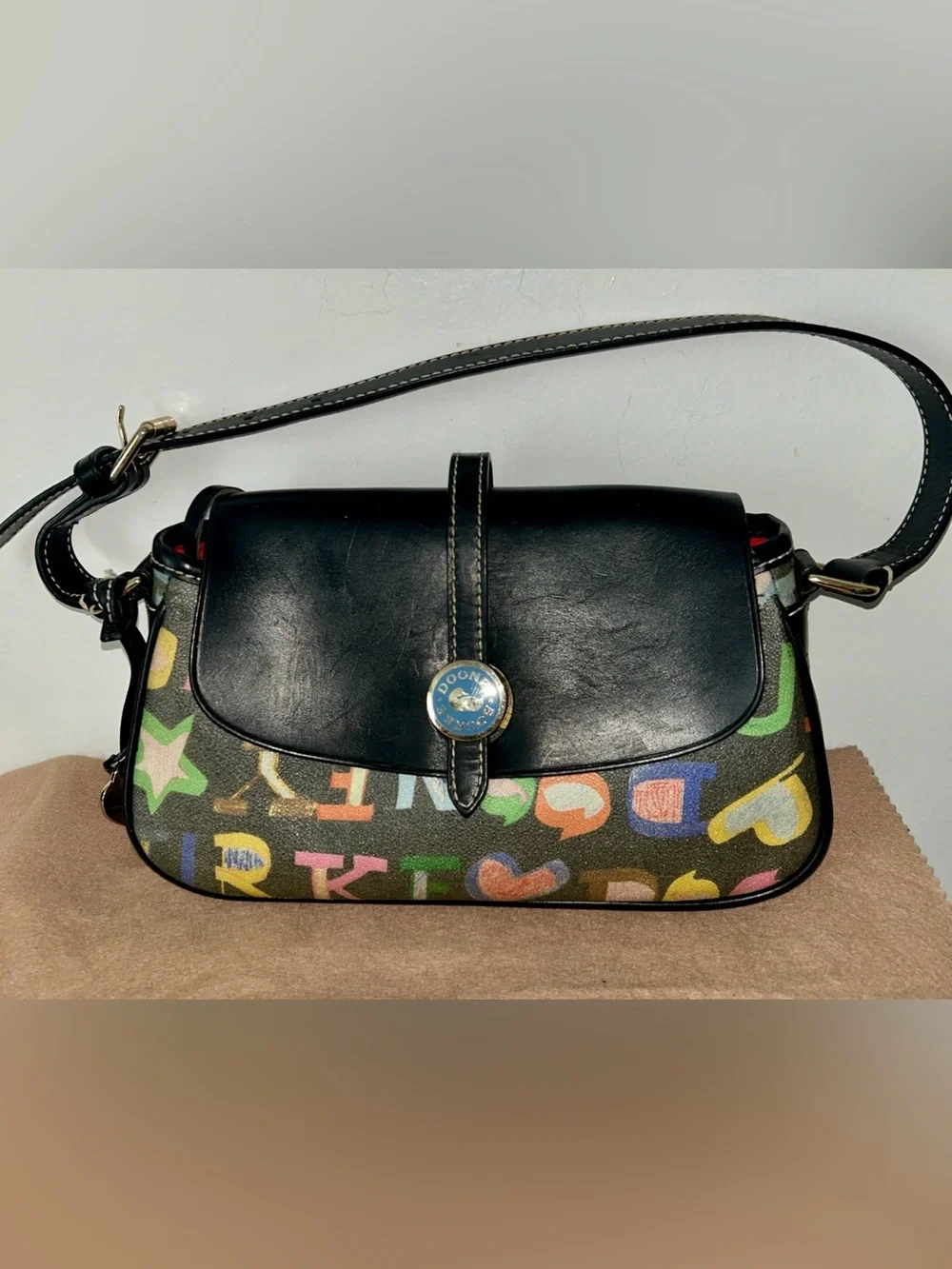 Dooney & Bourke Doodle (Crayon Graffiti) Collection Flap
Shoulder Bag. Y2K Rare - Picture 1 of 9